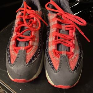 Girls Air Max Size 1y